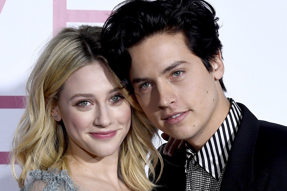 Lili Reinhart et Cole Sprouse : C'est fini, les deux stars de Riverdale ont rompu !