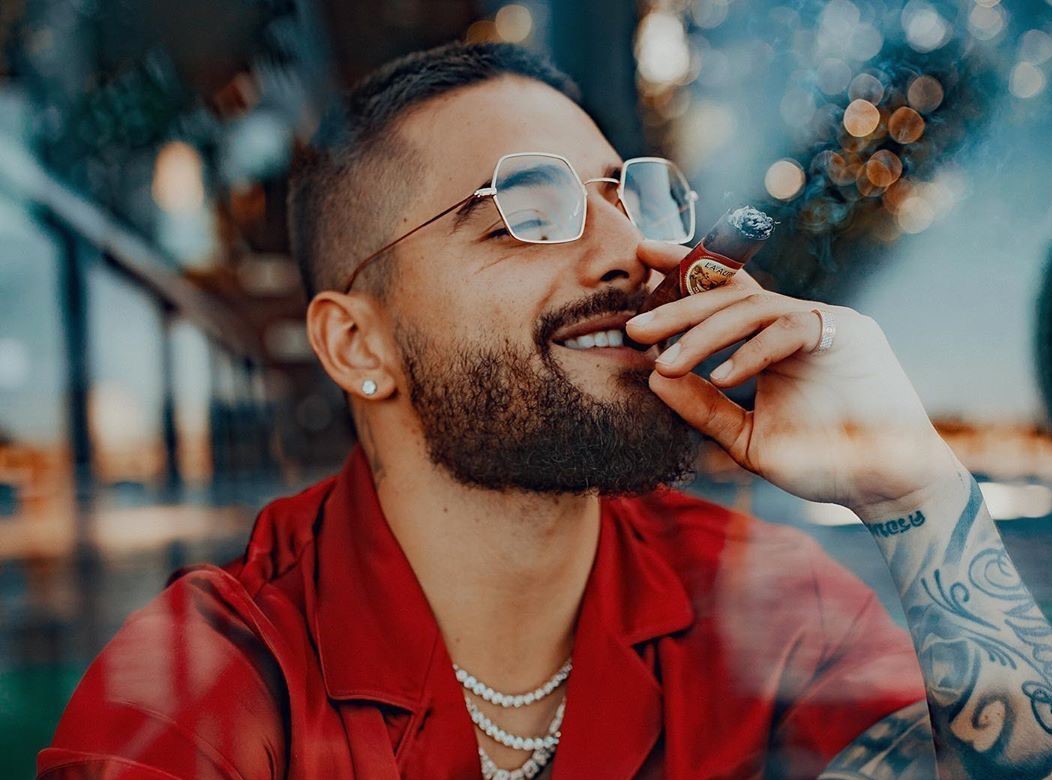 Maluma : Le chanteur vous fait visiter sa luxueuse maison !