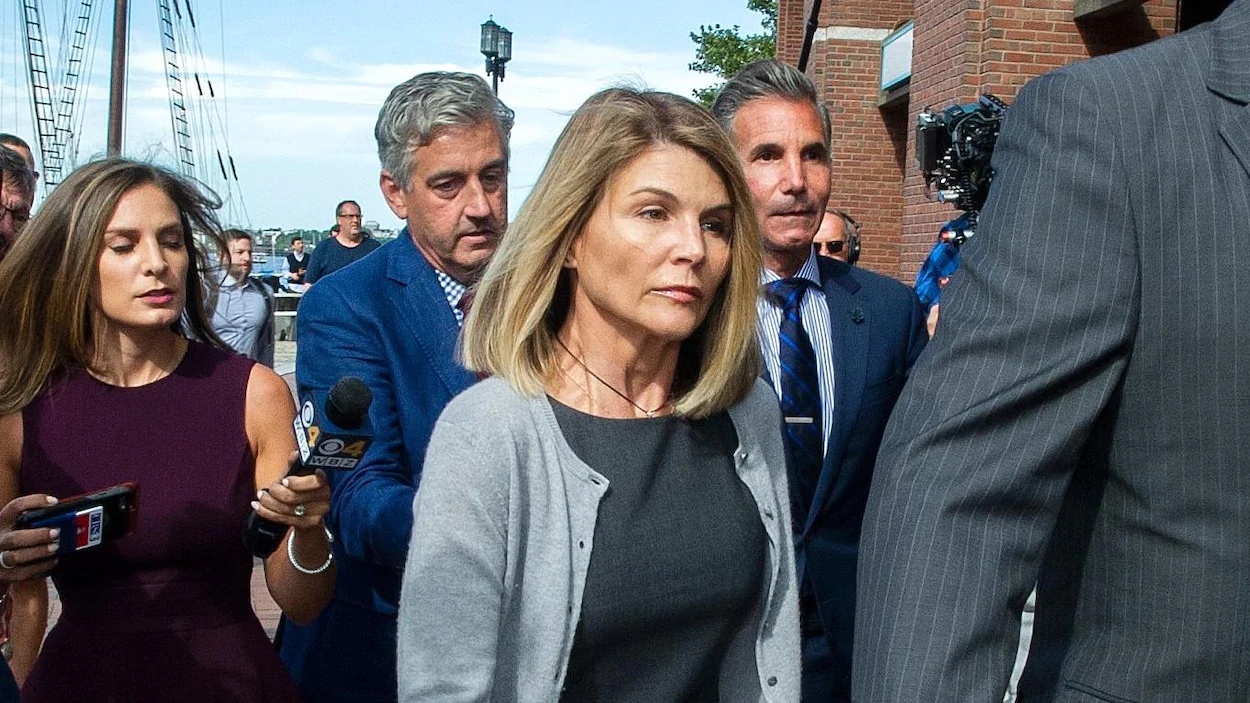 Universités et pots-de-vin : Lori Loughlin va plaider coupable et faire de la prison !