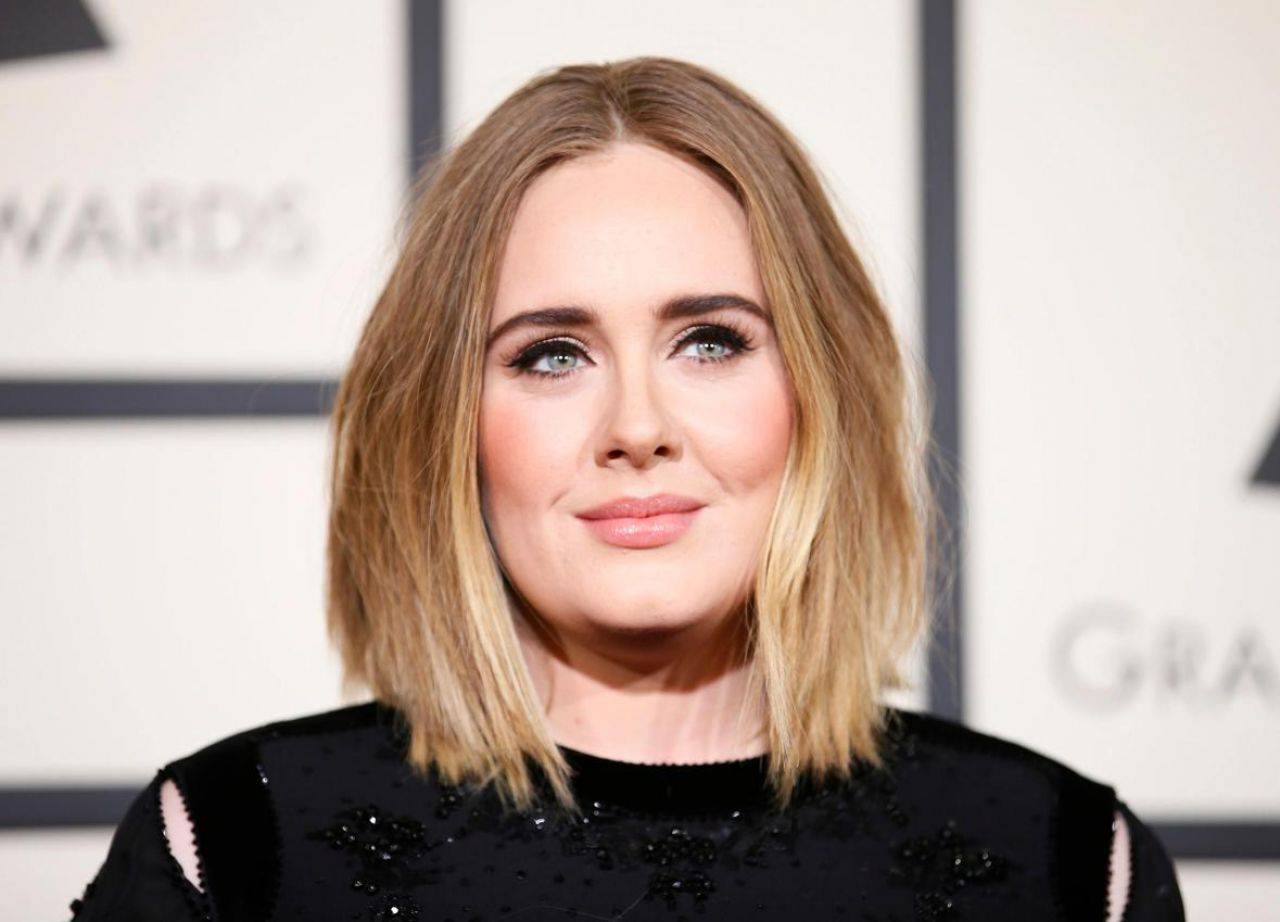 Adele sort du silence pour rendre hommage à George Floyd