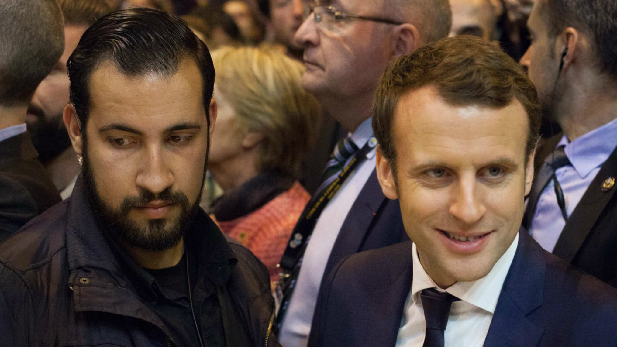 Affaire Benalla : ce livre qui ne plaît pas aux proches d'Emmanuel Macron