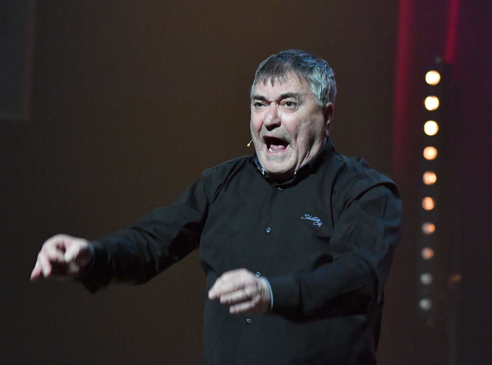 Jean-Marie Bigard : en plein spectacle, il se lâche contre des ministres