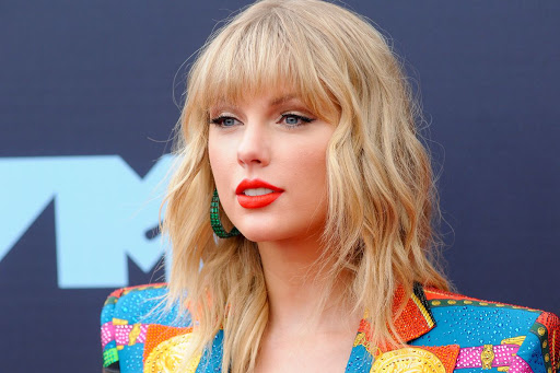 Taylor Swift demande le déboulonnage des statues de figures racistes