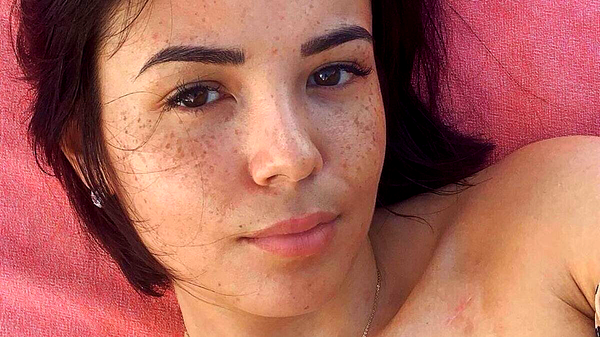 Agathe Auproux : Top 5 de ses photos en maillot de bain qui rendent ses fans dingues !