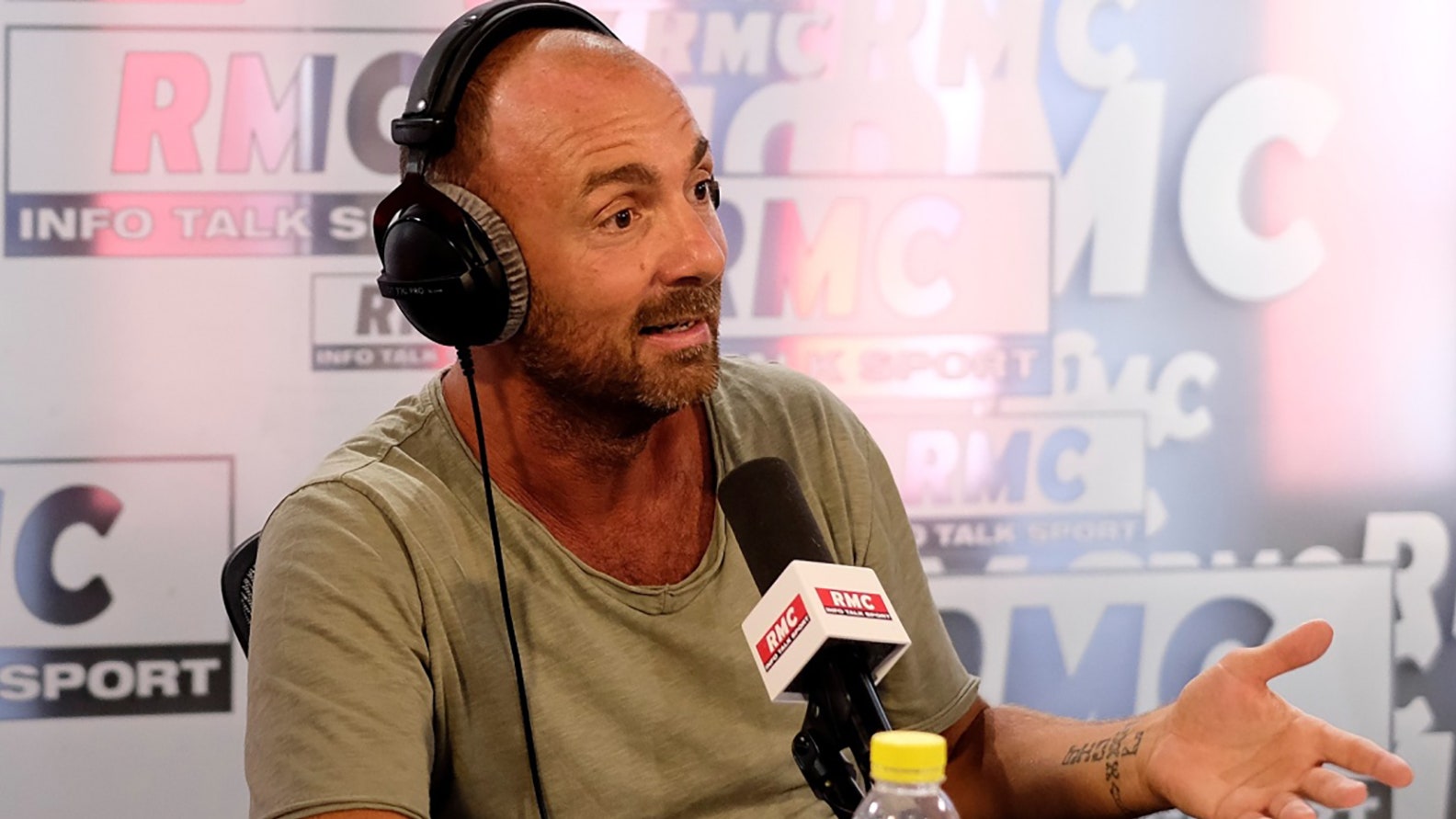 Christophe Dugarry scandalise la toile avec ses propos sur Antoine Griezmann et Lionel Messi