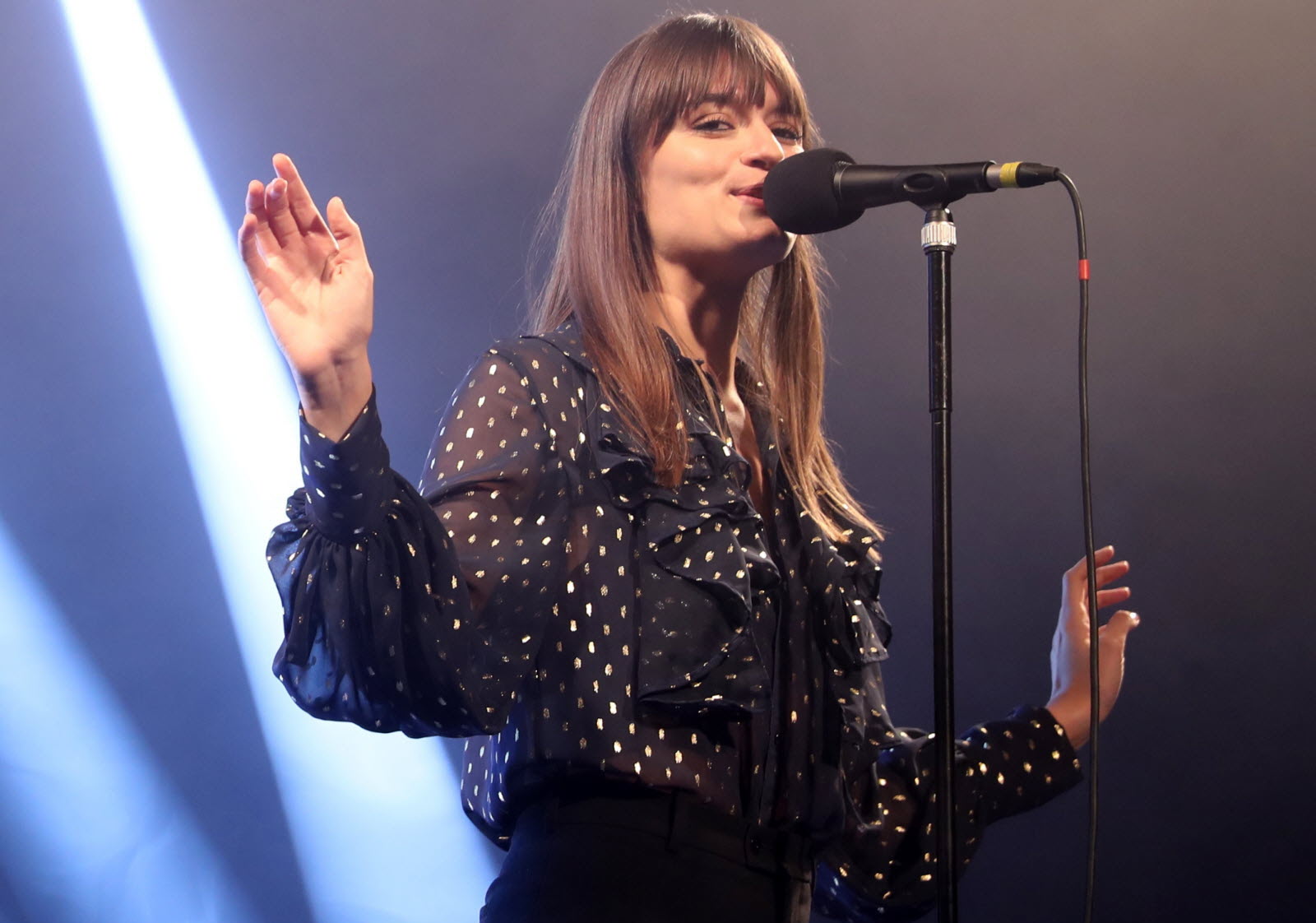 Clara Luciani malade et annoncée "mourante" : Coup de gueule pour rétablir la vérité sur son état de santé