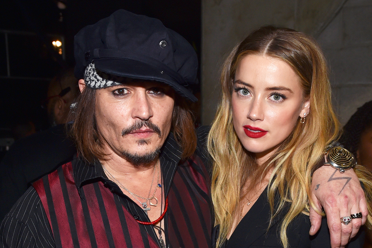 Johnny Depp : sa femme de ménage raconte qu'Amber Heard laissait des excréments sur le lit