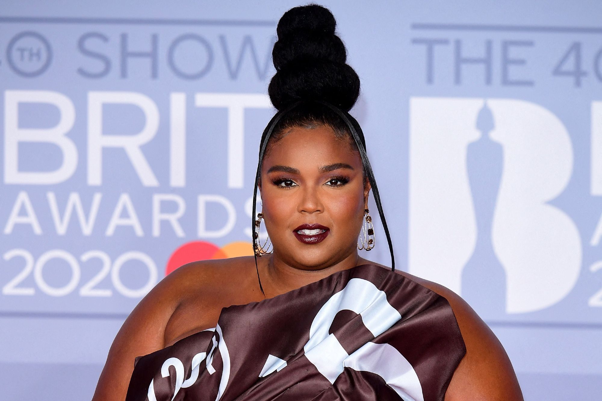 Lizzo se lâche en maillot dans un jacuzzi : Son twerk torride en vidéo