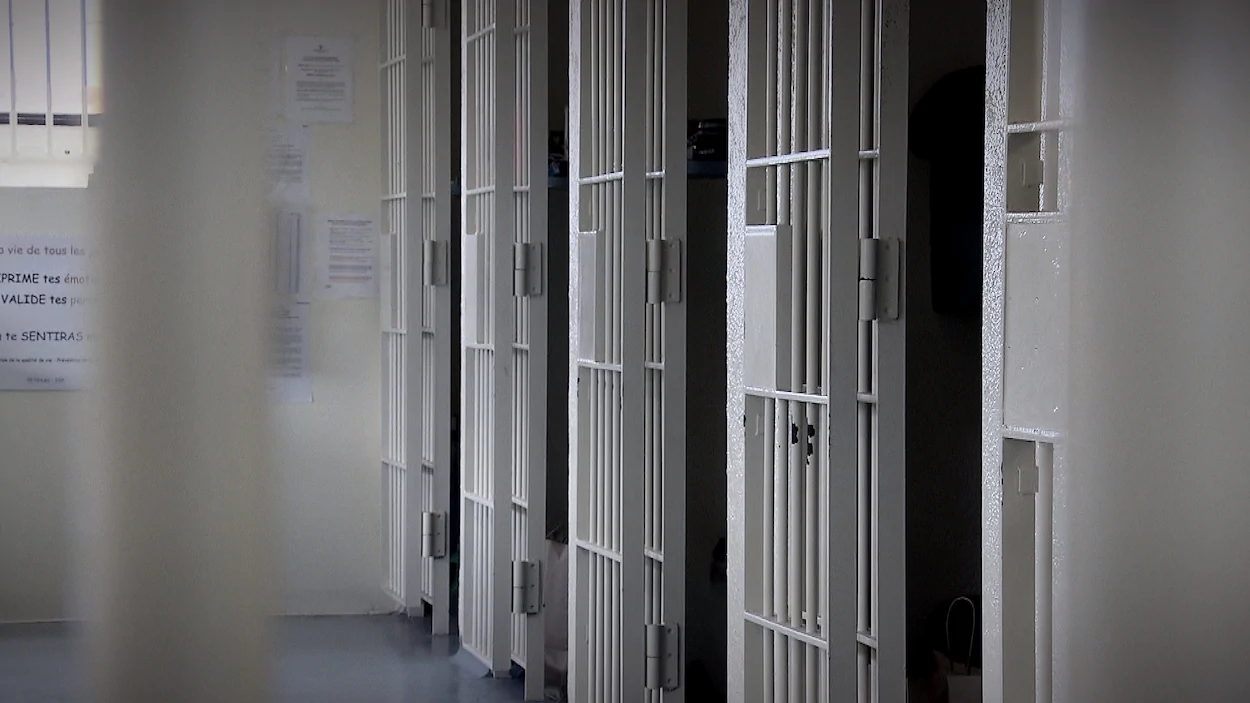 Loire : Amoureuse d'un détenu, une surveillante de prison perd son poste de travail