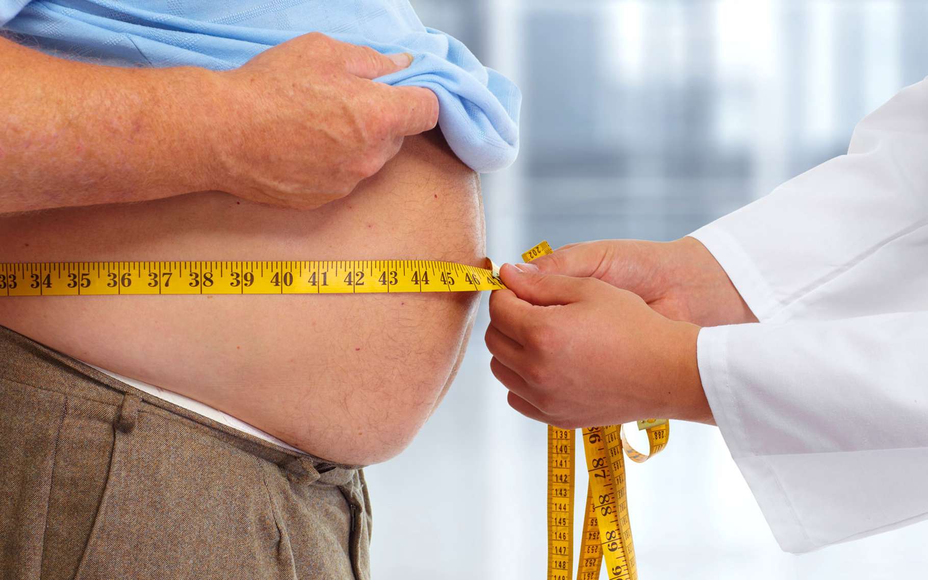 Obésité : Pesant plus de 250 kilos, il vit sur le sol de son appartement depuis un an