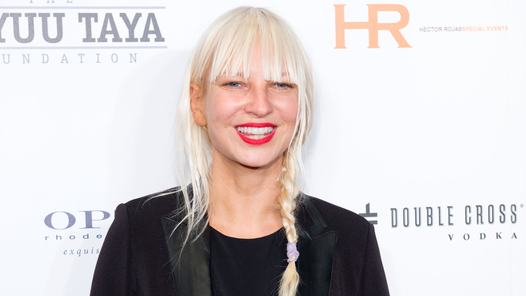 Surprise ! Sia est devenue grand-mère à 44 ans !