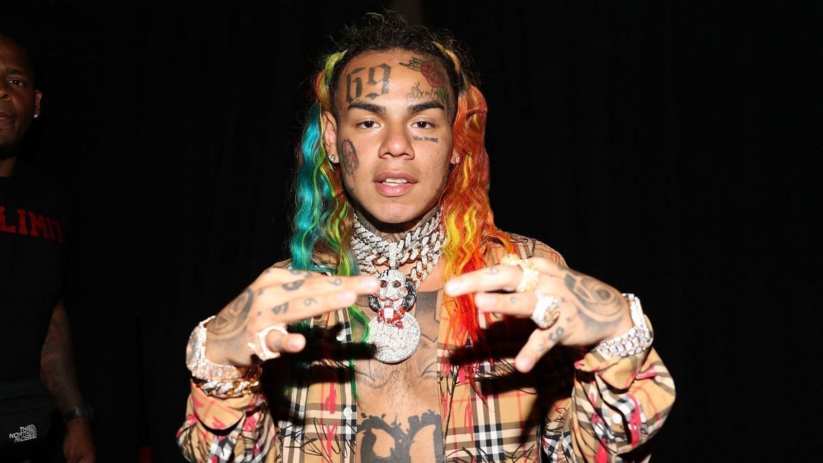 6ix9ine agressé en pleine rue à New York