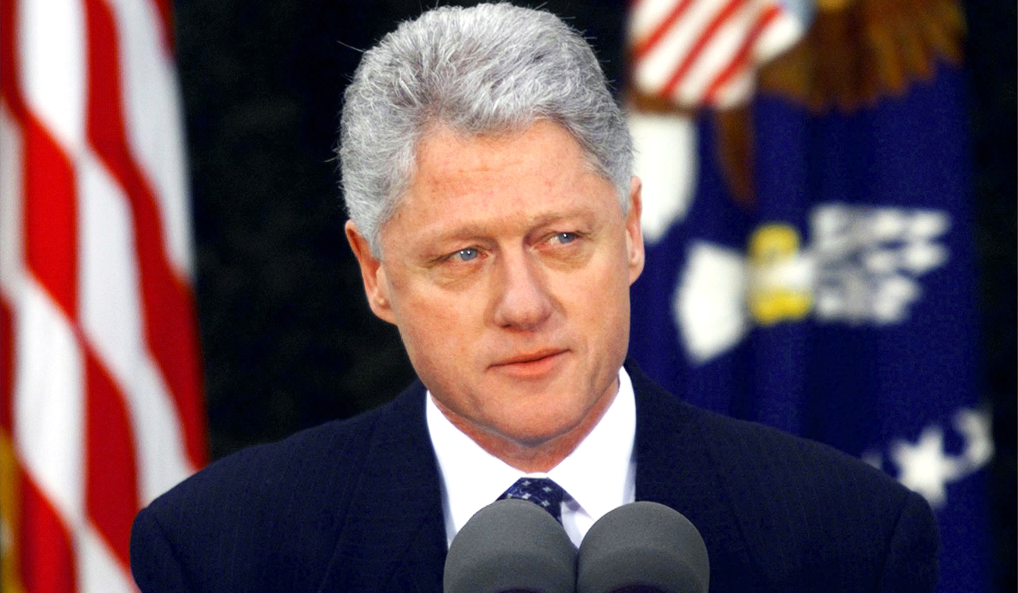 Affaire Epstein : des clichés embarrassants de Bill Clinton dévoilés