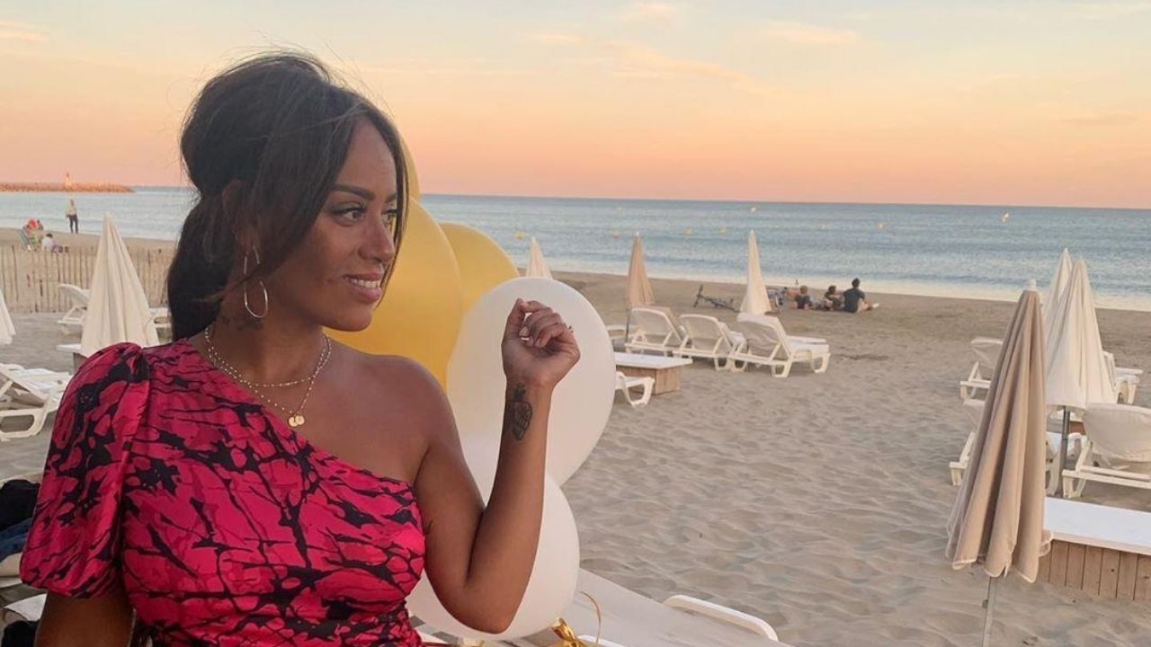 Amel Bent comédienne : elle décroche le premier rôle du téléfilm &quot;Les sandales blanches&quot;