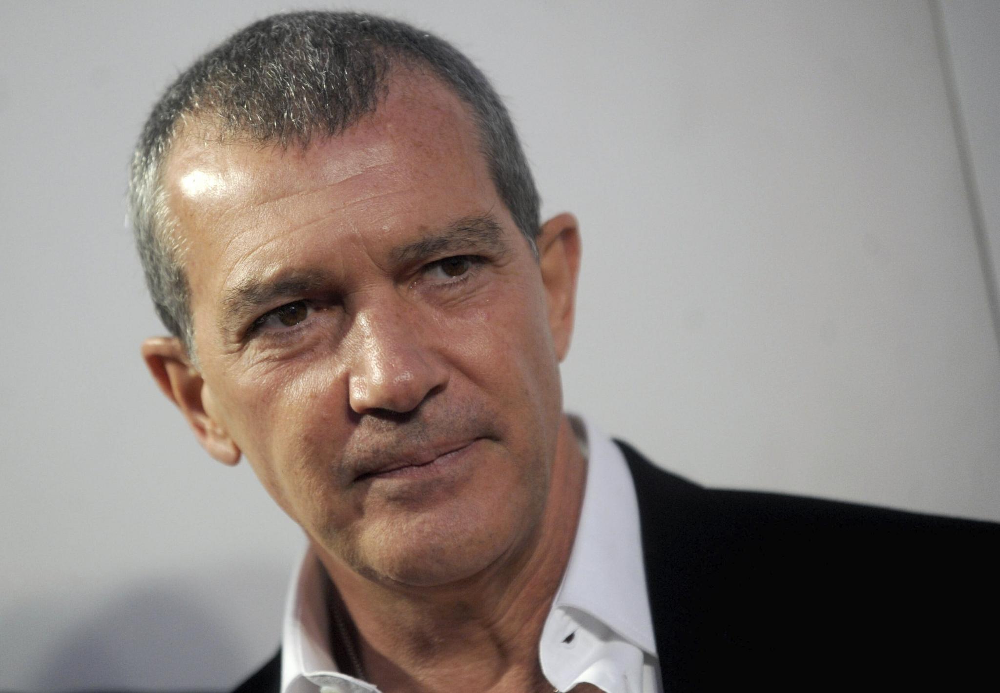 Antonio Banderas : Le comédien annonce avoir été testé positif au coronavirus