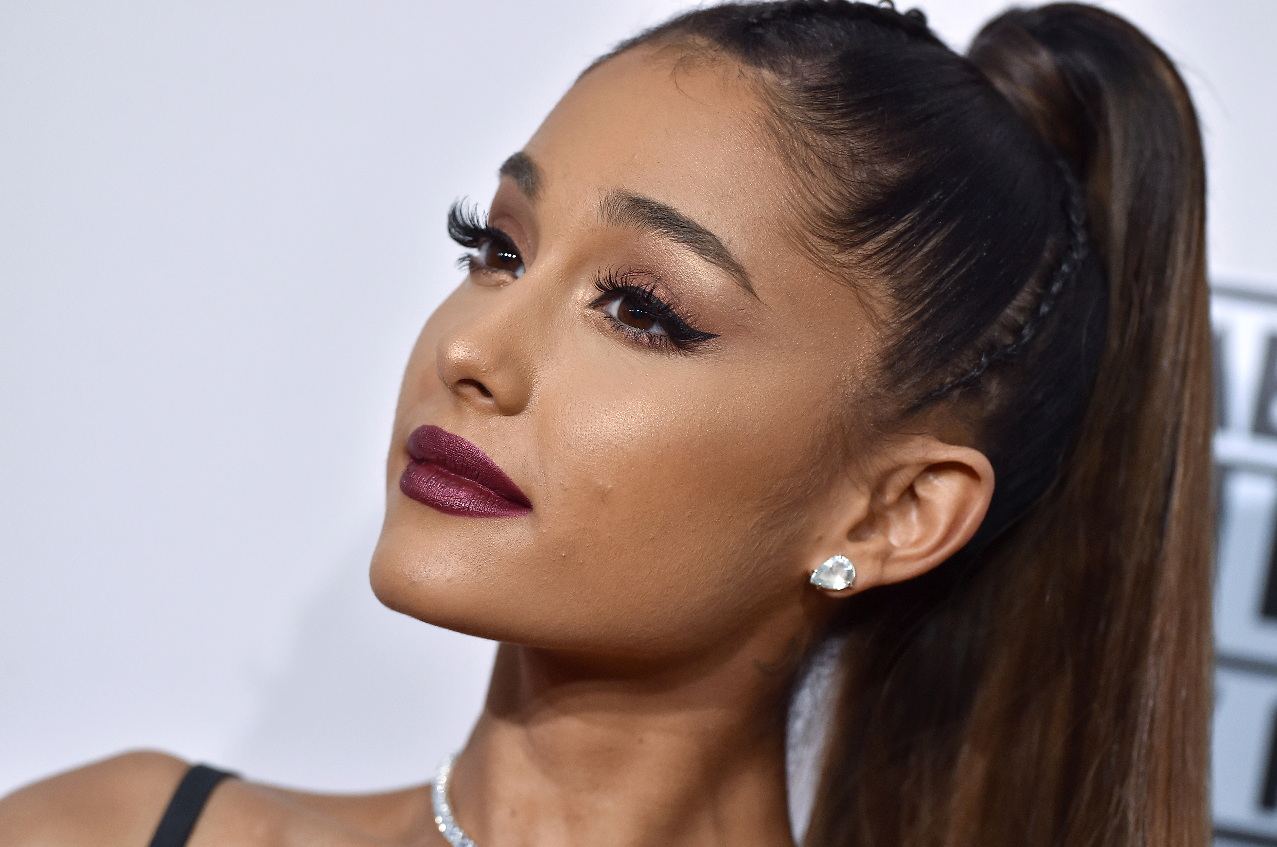 Ariana Grande devient l’artiste la plus streamée sur Spotify devant Rihanna