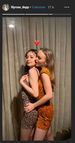 Lily-Rose Depp en couple ? Ce baiser qui enflamme la toile !