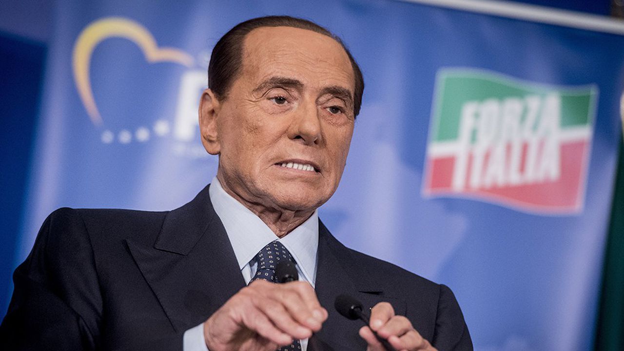 Silvio Berlusconi surpris avec sa très jeune compagne : la toile sous le choc