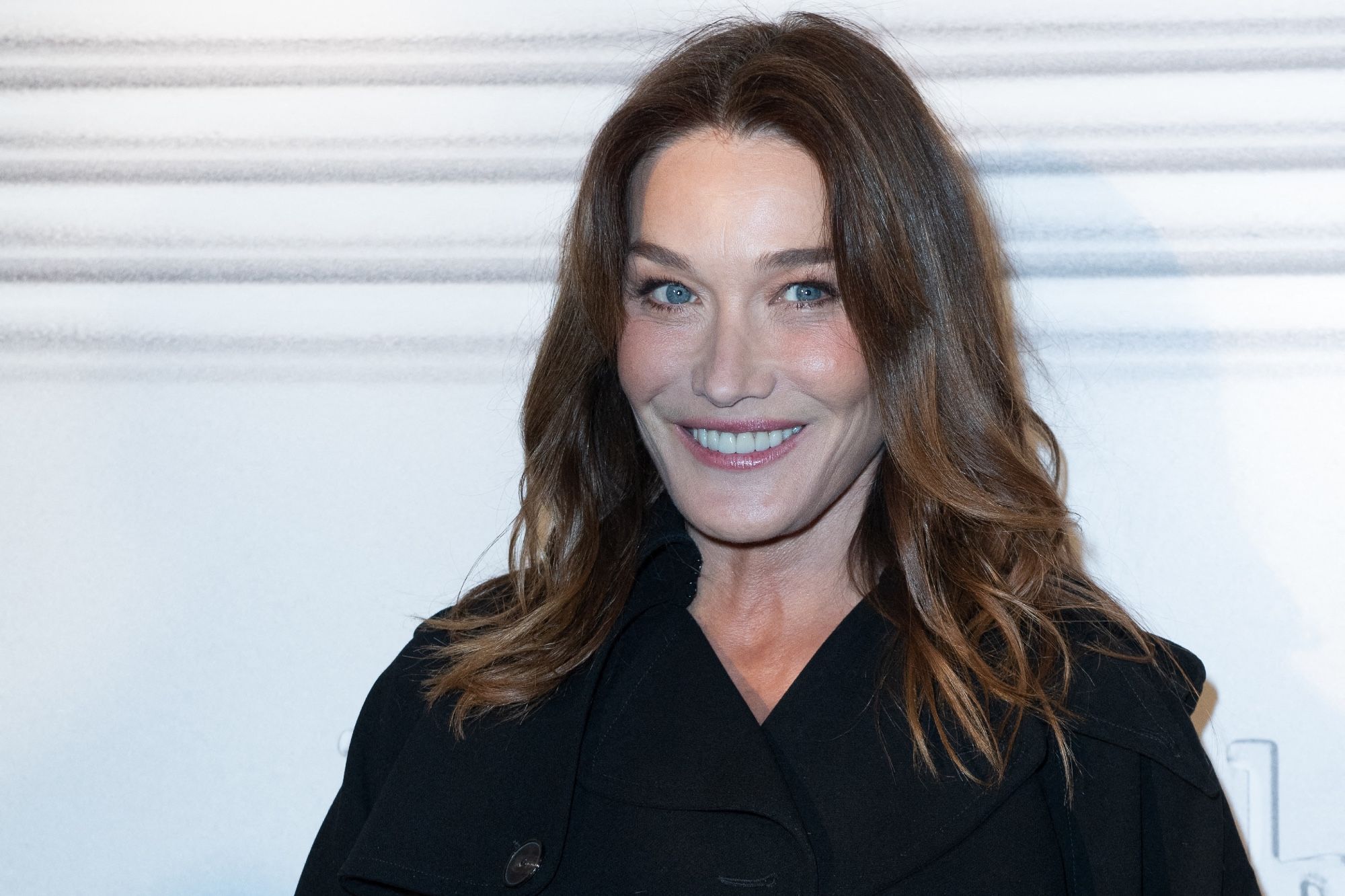 Carla Bruni en couple avec Donald Trump ? Elle rétablit la vérité