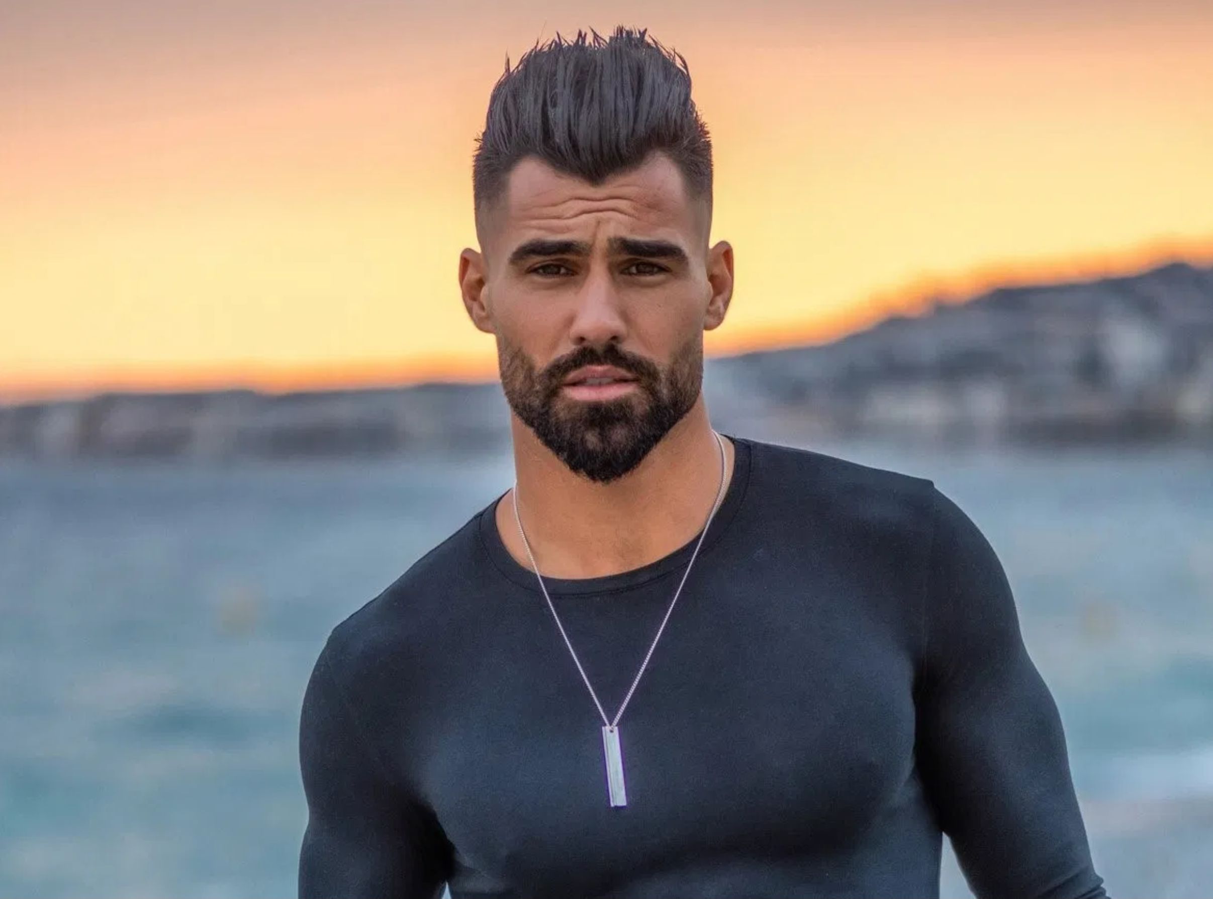 Jonathan Matijas (Les Anges 12) : Remonté contre son ex Sarah Lopez, il la tacle à nouveau sur les réseaux sociaux !