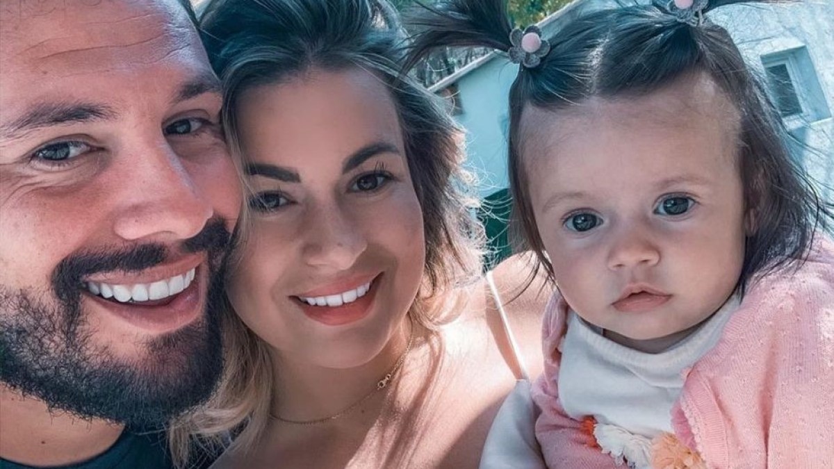  Kevin Guedj et Carla Moreau avec leur fille Ruby @Instagram