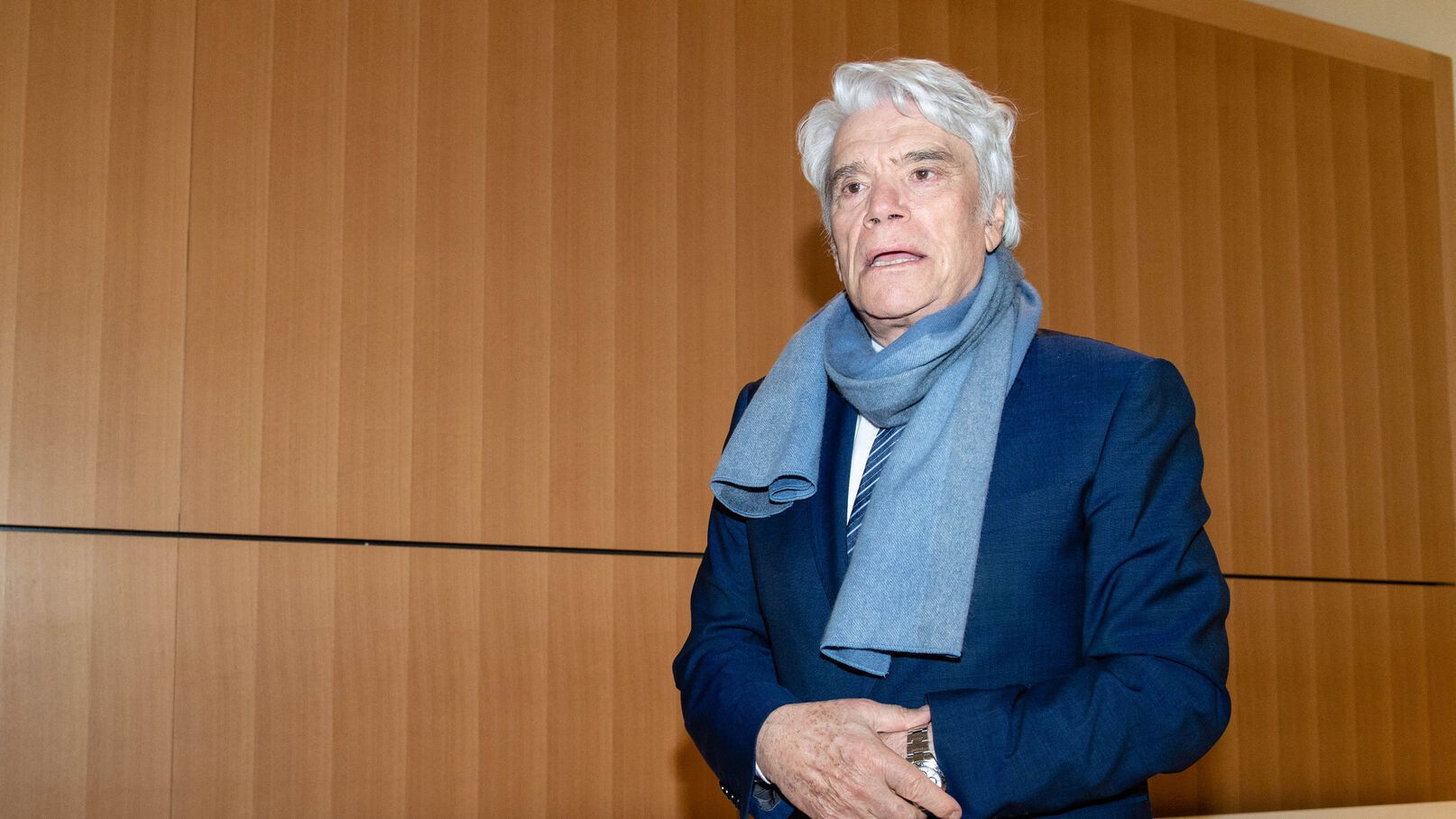 Bernard Tapie agressé prend la parole : "Ils étaient quatre, casqués, cagoulés, bottés..."