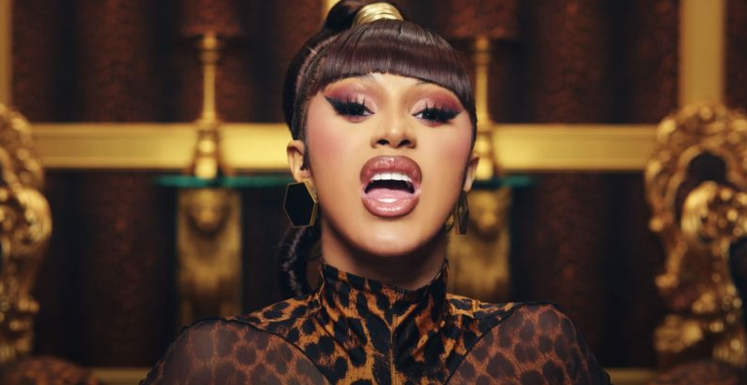 Cardi B dévoile accidentellement une photo de ses seins et lance une mode sur Twitter !