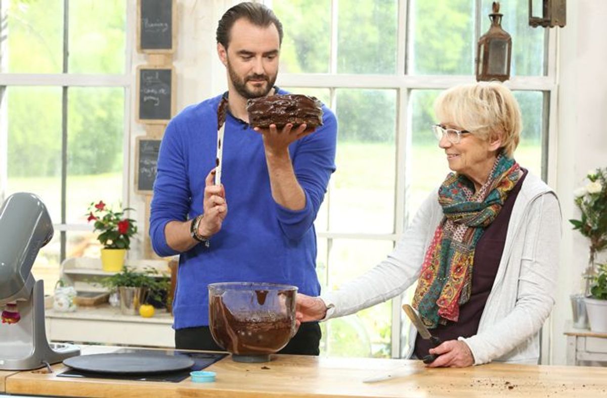  Cyril Lignac et sa complice Mercotte dans l'émission "Le Meilleur Pâtissier" sur M6 @M6