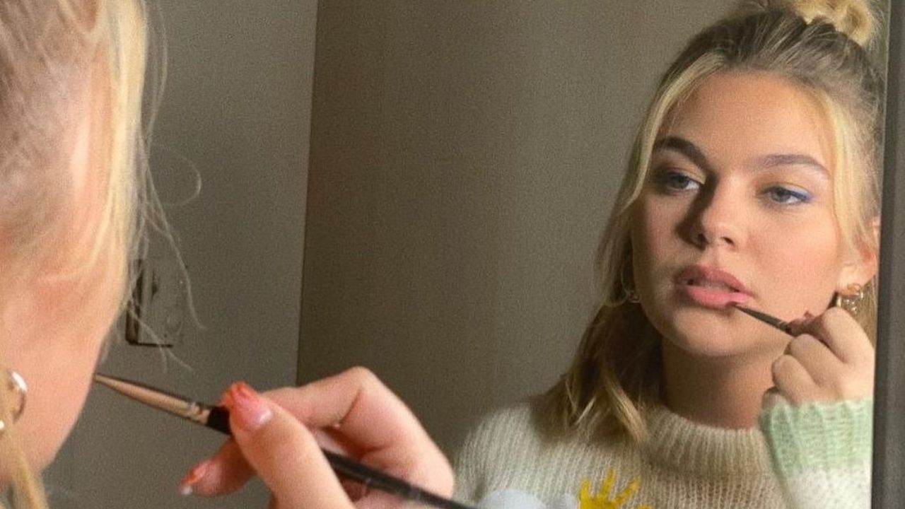 Louane victime de body shaming : sa réaction face aux critiques