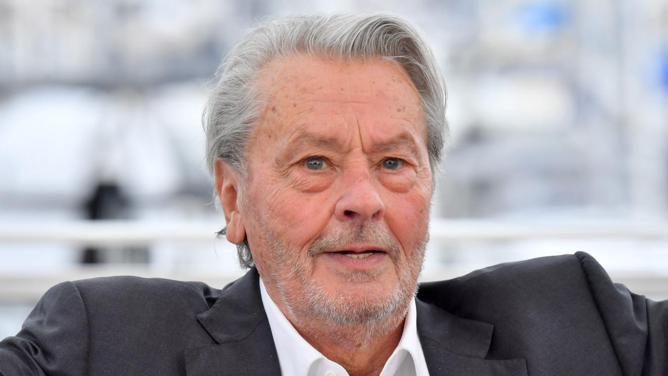 Alain Delon &quot;pas au top&quot;: l'état de santé de l'acteur ne s'améliore pas