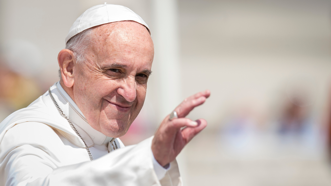 La boulette ! Le pape François dans l'embarras après avoir &quot;aimé&quot; sur Instagram un cliché très sexy...