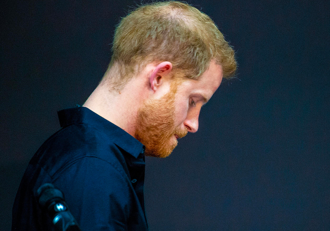 Le prince Harry accusé d'accepter &quot;l'argent gagné en humiliant sa propre famille, en particulier sa mère&quot;
