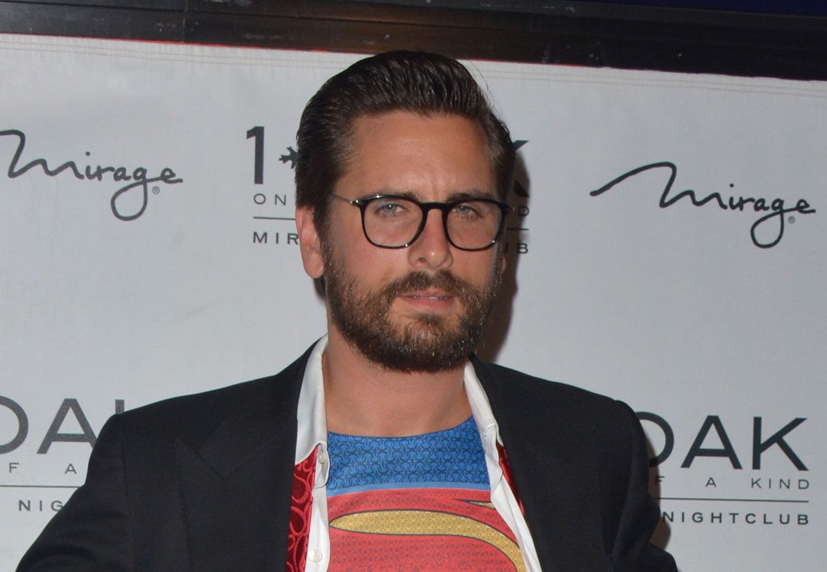 Scott Disick en couple : sa nouvelle compagne a presque 20 ans de moins que lui !