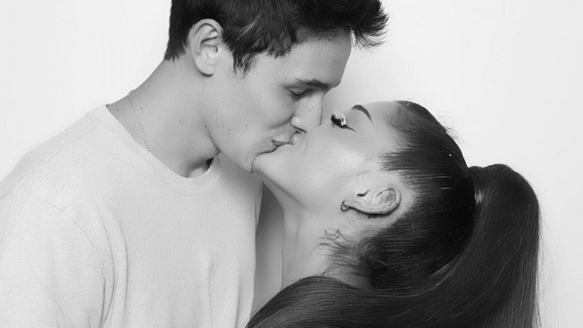 Ariana Grande fiancée à Dalton Gomez  : Elle dévoile sa sublime bague