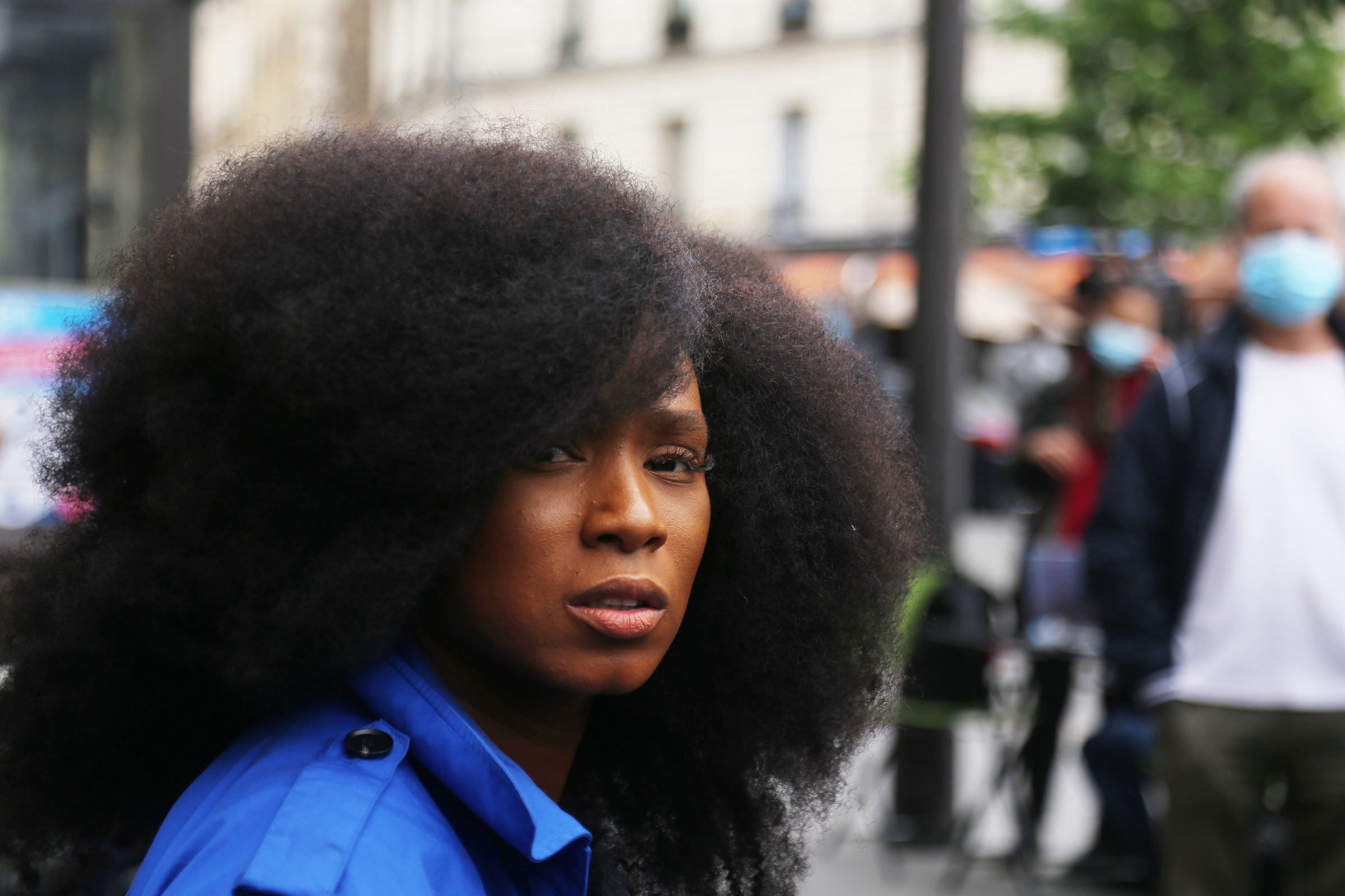 Assa Traoré : Éric Naulleau accuse son frère Adama de viol, elle porte plainte contre lui