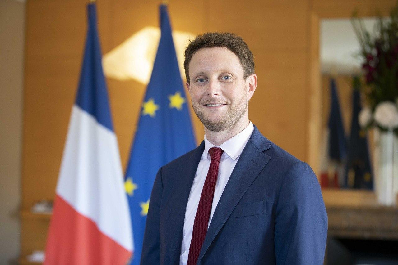 Clément Beaune : Le secrétaire d’État fait son coming out &quot;Je suis gay et je l’assume&quot;