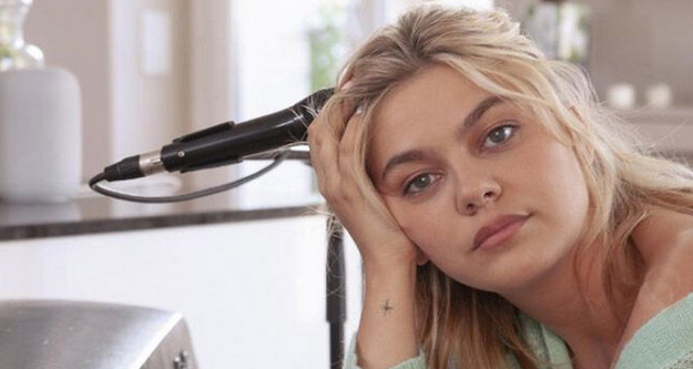 Louane dévoile son nouveau look "pink" et ... affole la toile !