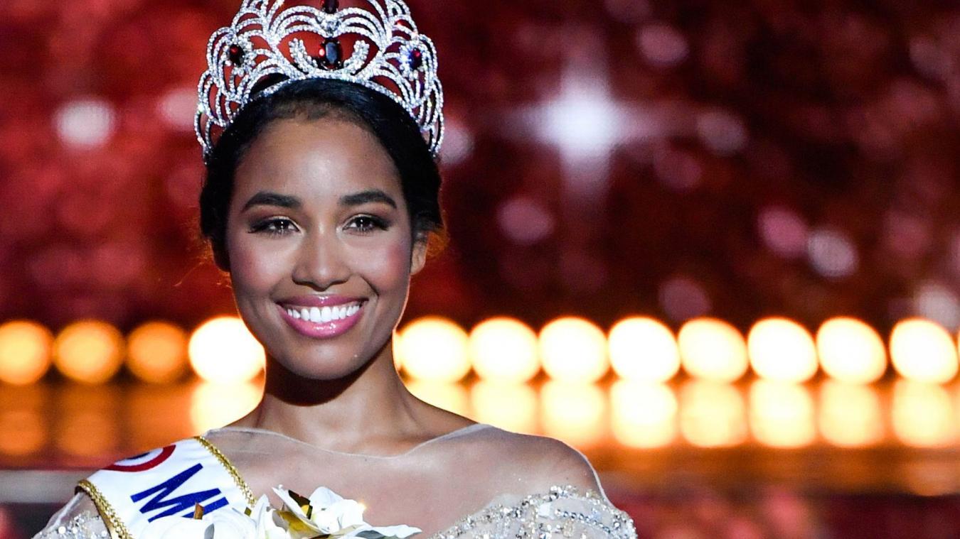 Miss France 2021 : Clémence Botino tenue à l'écart de l'élection ?