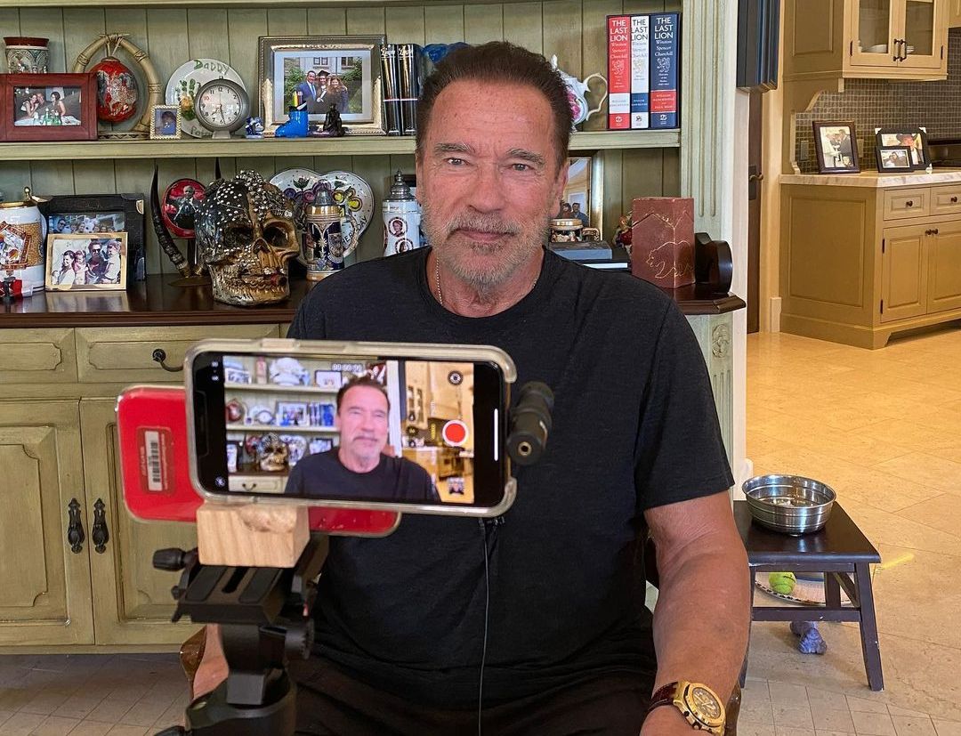Arnold Schwarzenegger filmé lors de son vaccin contre la Covid-19, il lance un message à ses fans