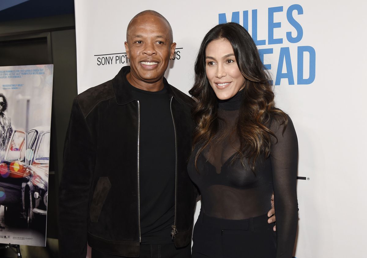 Dr. Dre et son ex Nicole @Chris Pizzello/Chris Pizzello/Invision/AP Dr. Dre et son ex Nicole @Chris Pizzello/Chris Pizzello/Invision/AP