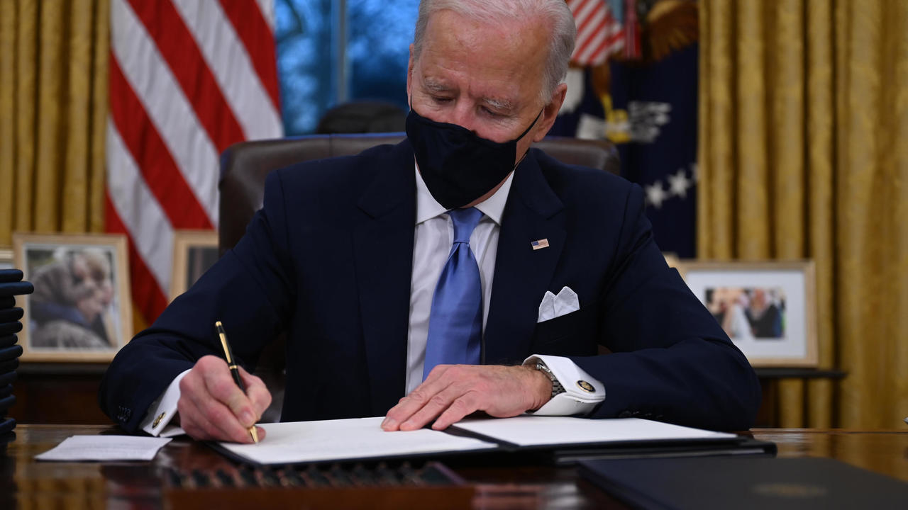 Joe Biden continue son grand ménage : Le médecin choisi par Donald Trump congédié !