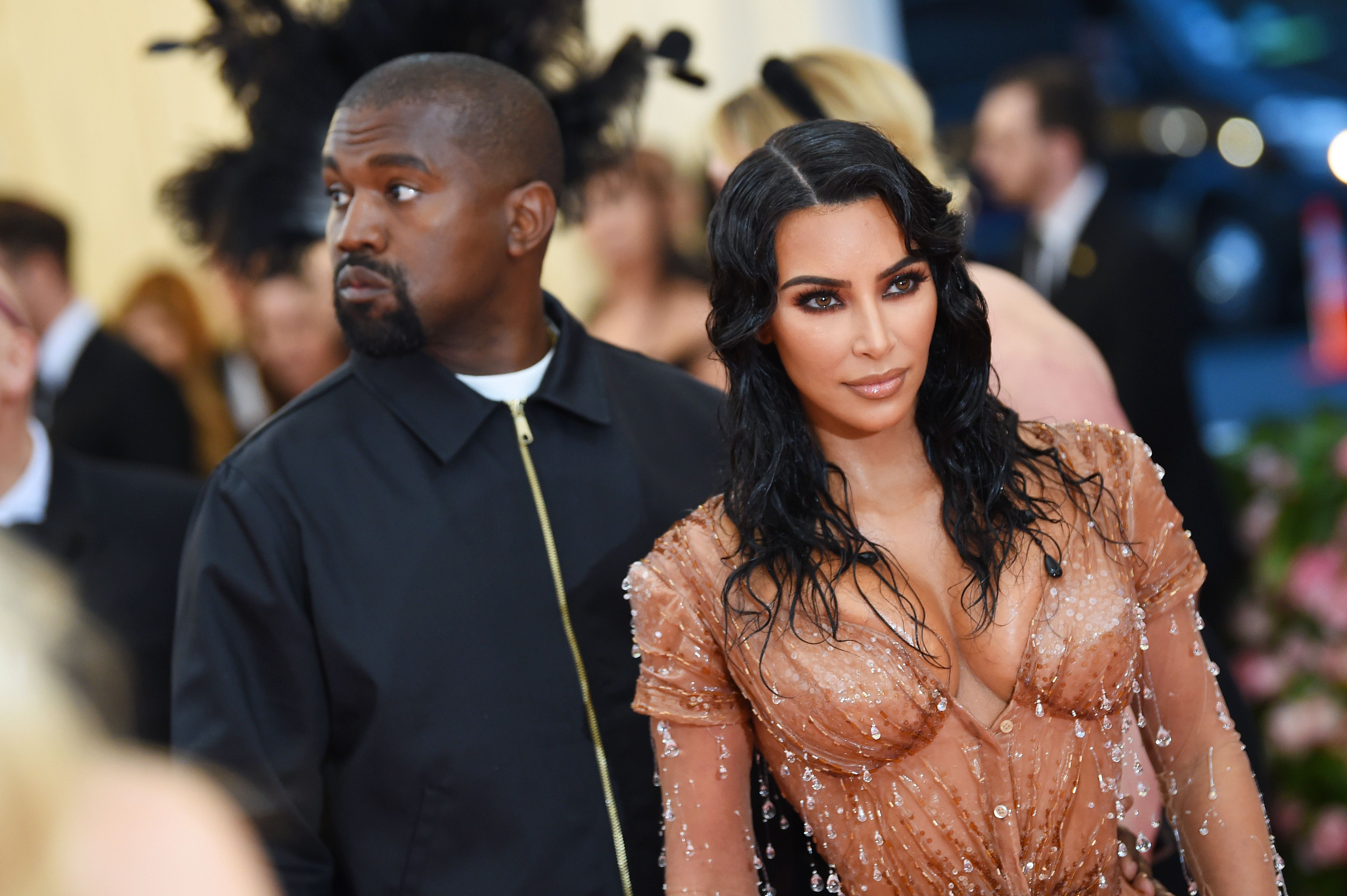 Kim Kardashian engage une avocate pour son divorce avec Kanye West : Les sombres détails de leur contrat de mariage refont surface !