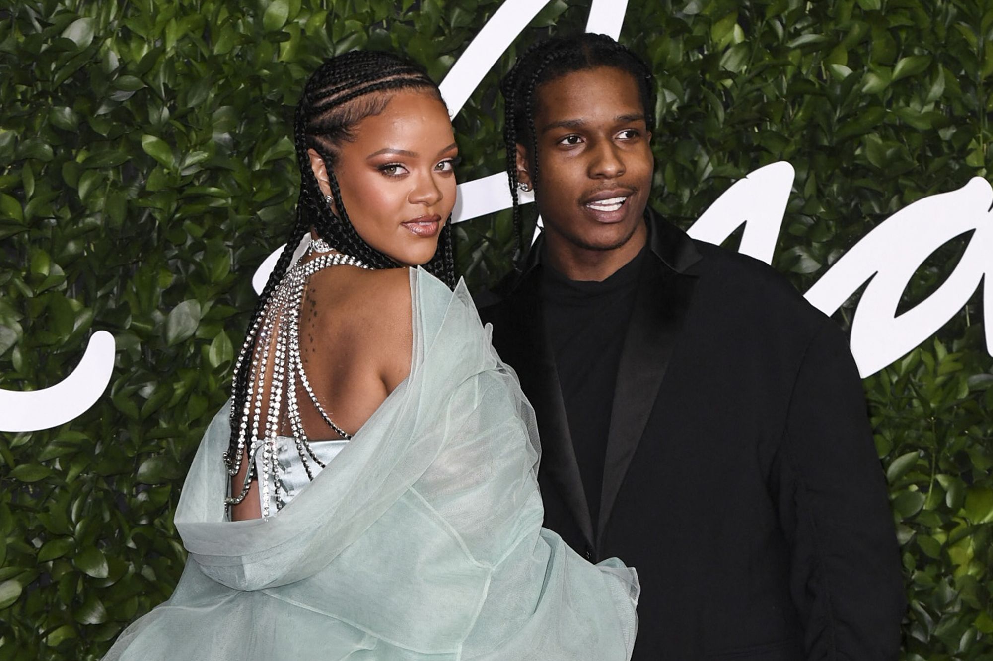 Rihanna et Asap Rocky en couple : le baiser qui confirme les rumeurs !