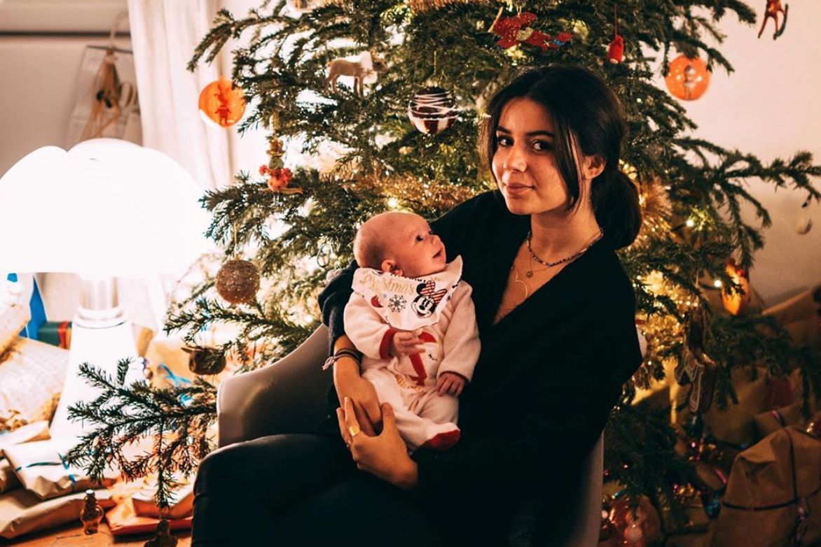 Alizée : Sa fille Annily Chatelain heureuse dans les bras de son chéri