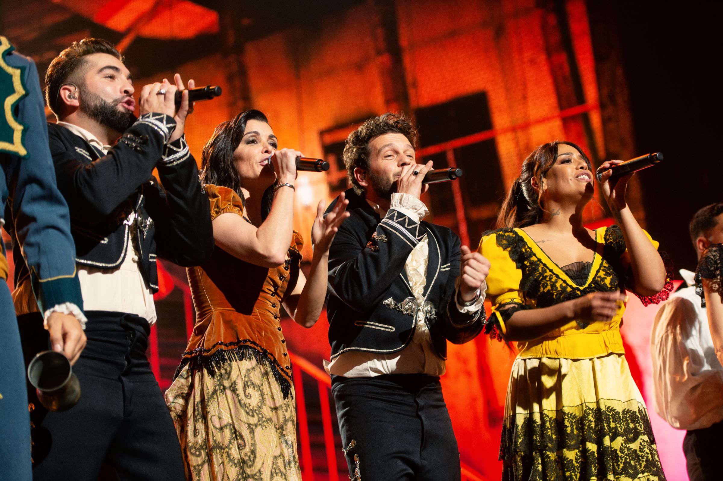  Kendji Girac et la troupe des Enfoirés @TF1