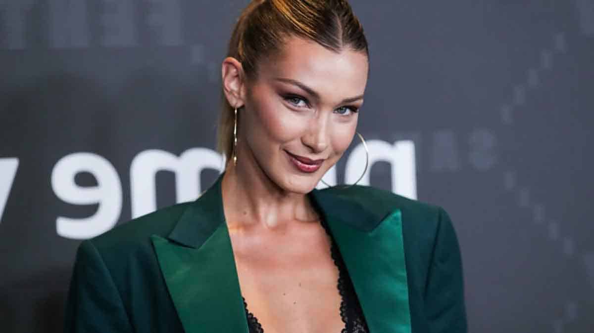 Bella Hadid : Torride pour Marc Jacobs, elle hypnotise la Toile !