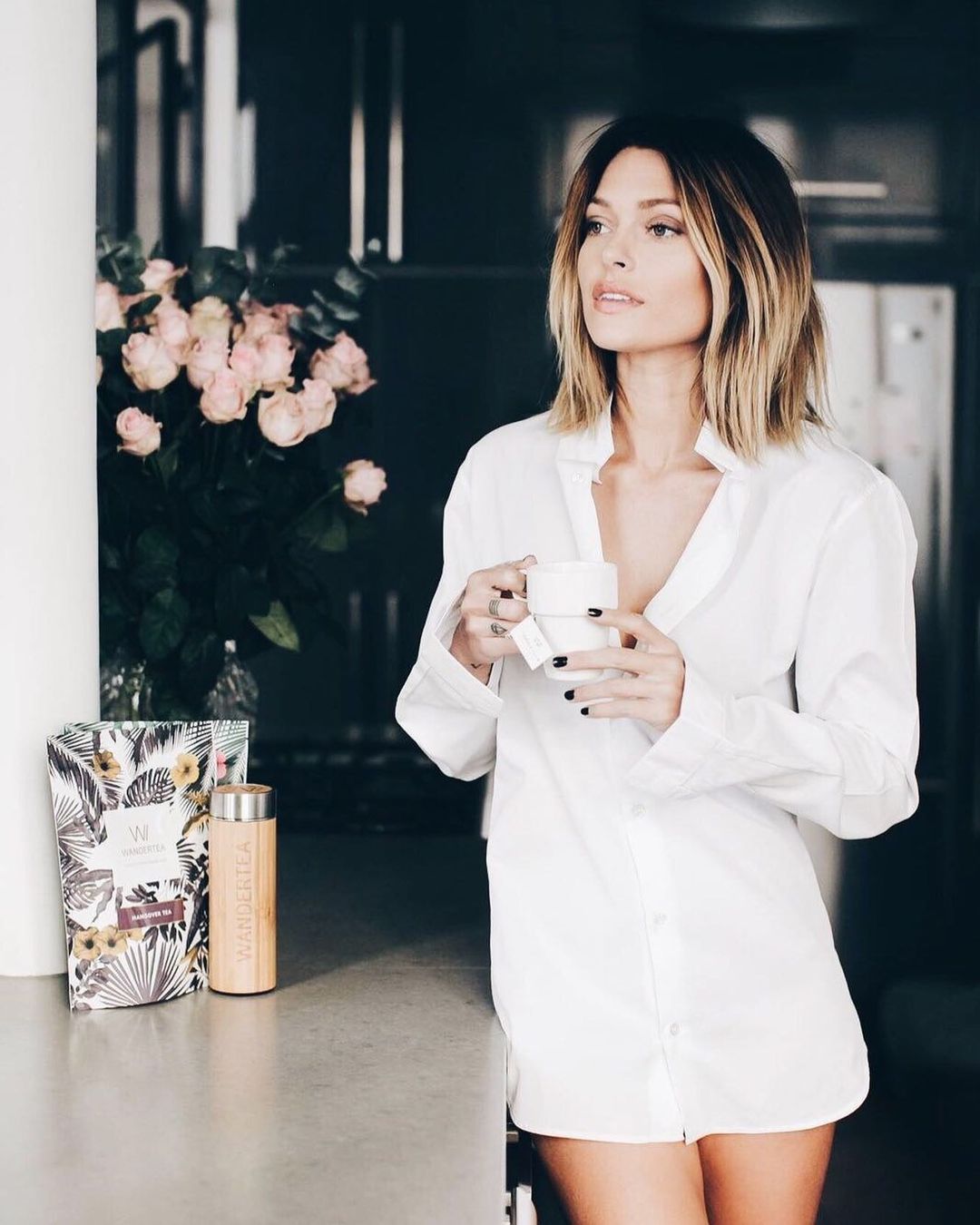  Caroline Receveur pose pour Wandertea @Instagram