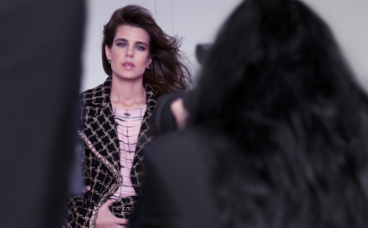 Charlotte Casiraghi : Sublime, la nouvelle égérie de Chanel pose à Monaco