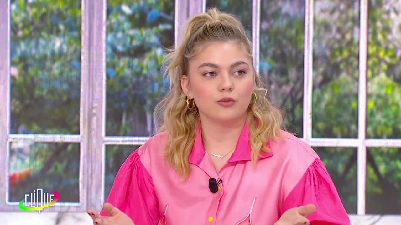 Louane : Le milieu musical toxique pour la gent féminine ? " C'est assez difficile à vivre "