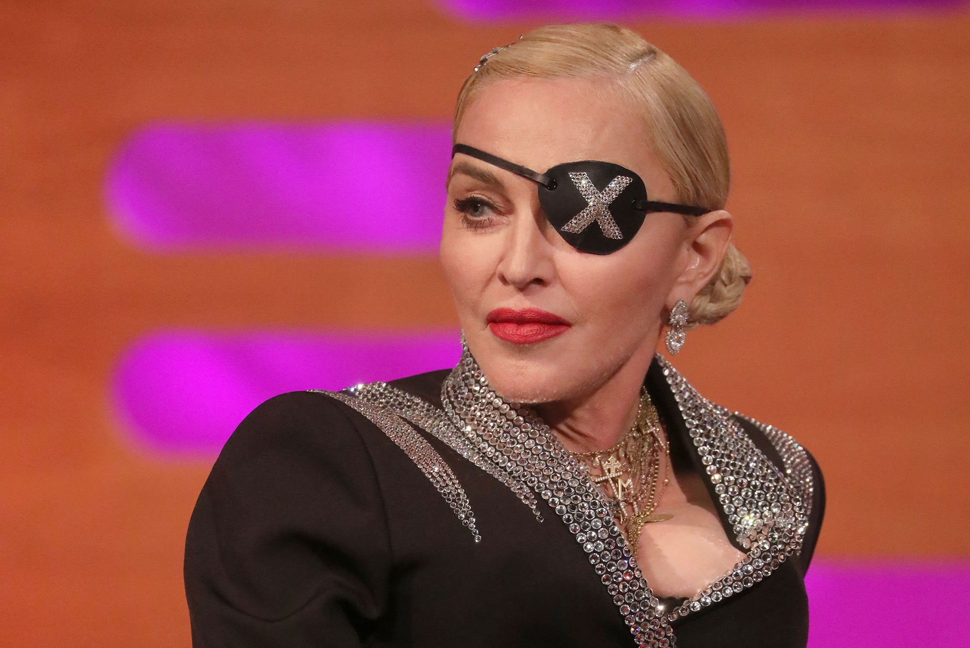 Madonna : La star dévoile ses dessous en pleine émission !